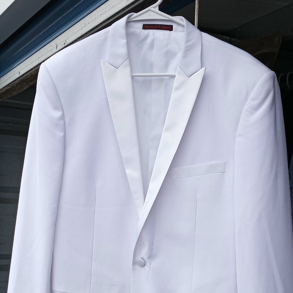 House of St. Benets Suit - Picture 2 of 8